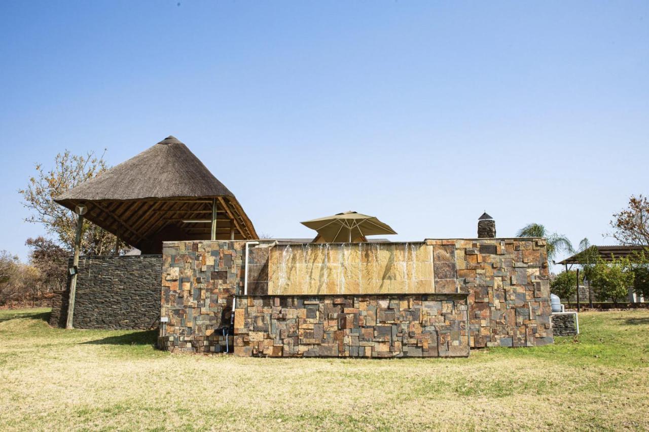 Villa Tholo Manzi Private Game Farm Zeerust Exterior foto