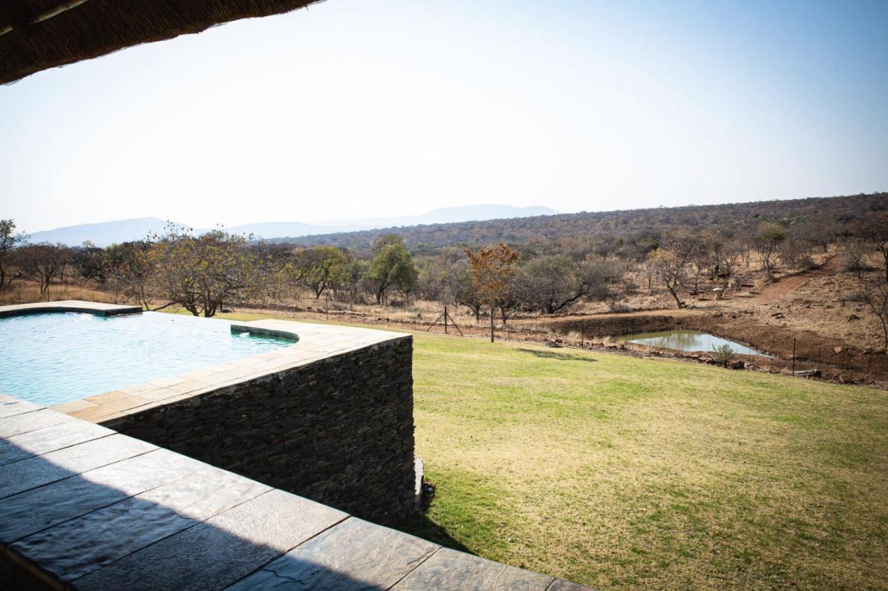 Villa Tholo Manzi Private Game Farm Zeerust Exterior foto