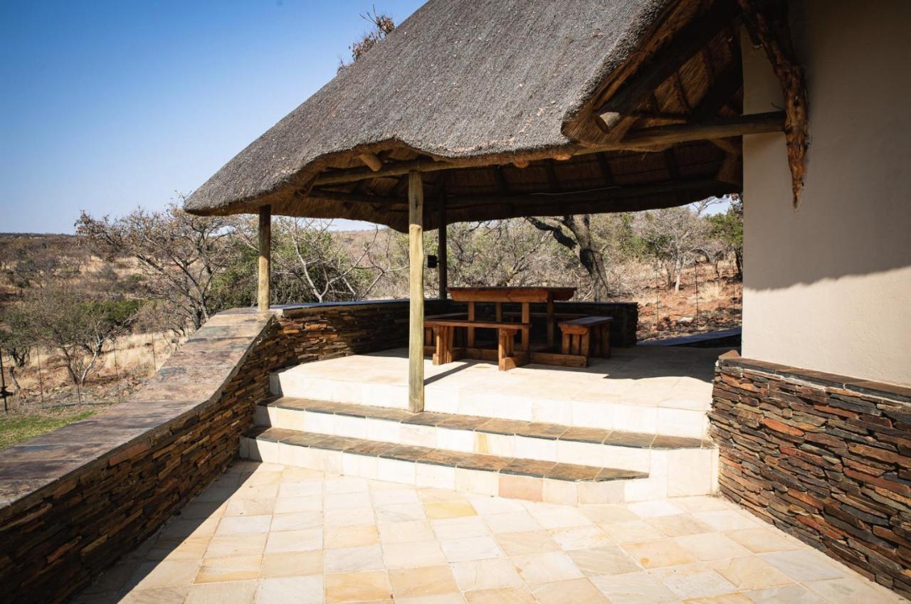 Villa Tholo Manzi Private Game Farm Zeerust Exterior foto