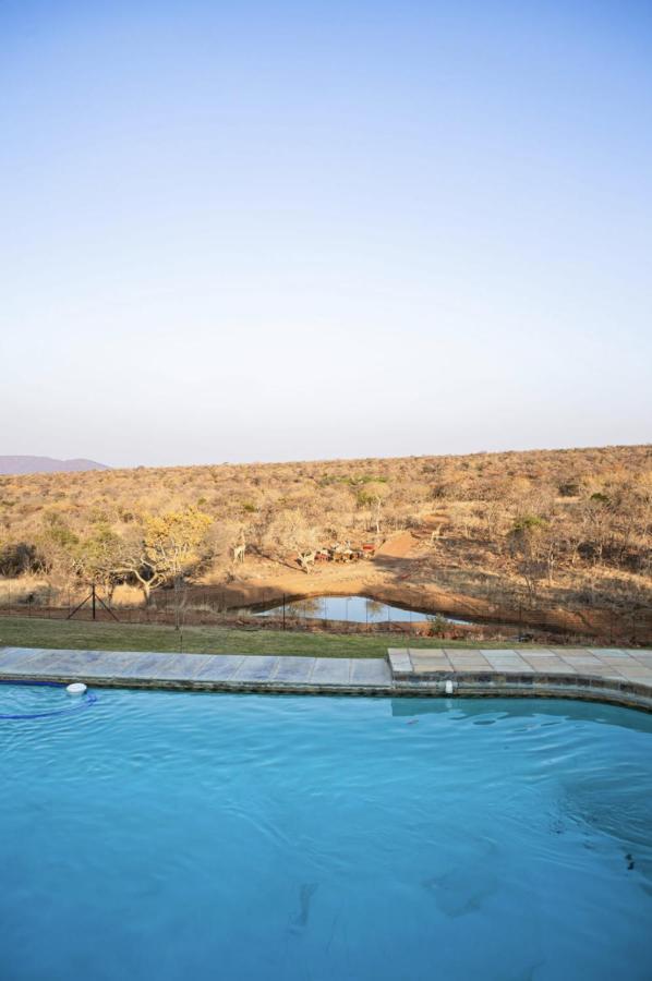 Villa Tholo Manzi Private Game Farm Zeerust Exterior foto