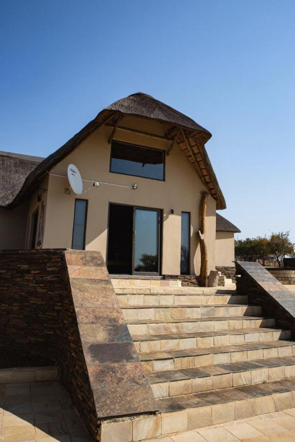 Villa Tholo Manzi Private Game Farm Zeerust Exterior foto